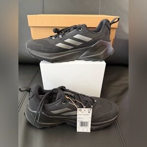 Adidas TERREX TRAILMAKER 2.0 GORE-TEX HIKING
SHOES (women) Core Black Size NIB